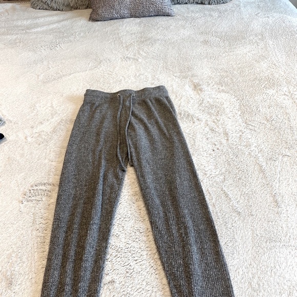 High Rise Grey Ribbed Knit Leggings - Picture 2 of 2